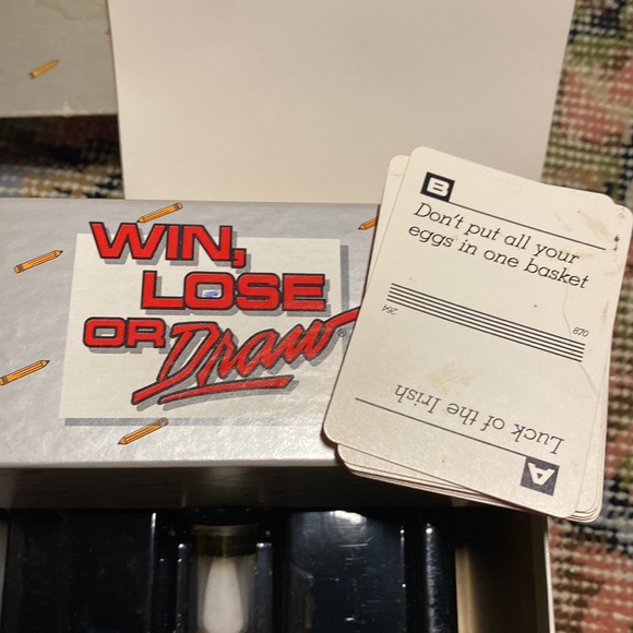 Win, Lose or Draw Game! VINTAGE, All pieces! - Picture 2 of 6